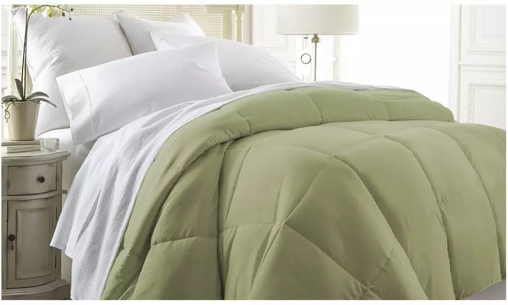 All Seasons Down Alternative Ultra Soft Solid Comforter in 6 Colors