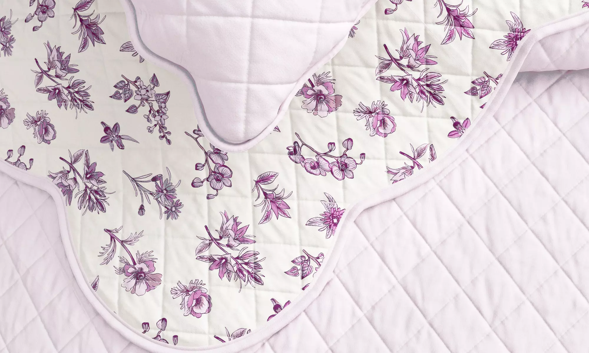 Floral Printed Scalloped Cotton Quilt Set