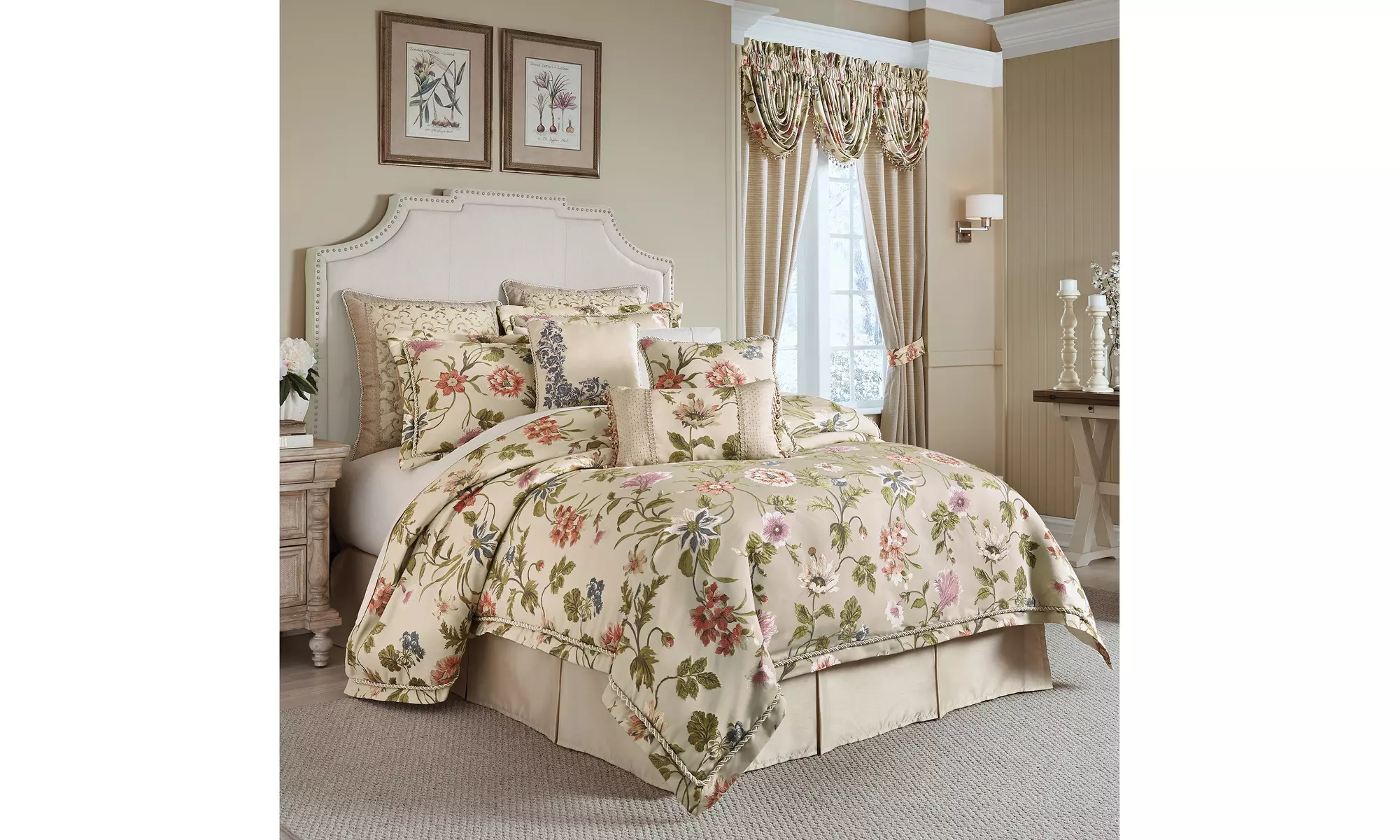 Croscill Daphne 4pc Queen Comforter Set - Primary Image