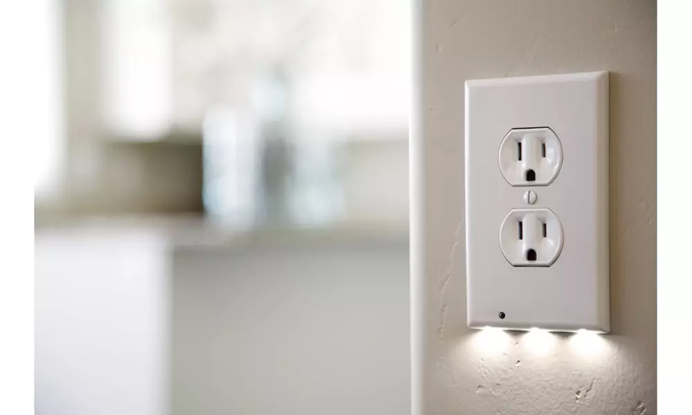 Outlet Coverplate Light Sensor with 3 LED Night Light (3 Pack) - Primary Image