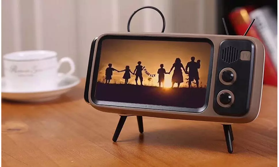 Retro TV Bluetooth speaker and smartphone holder - Primary Image