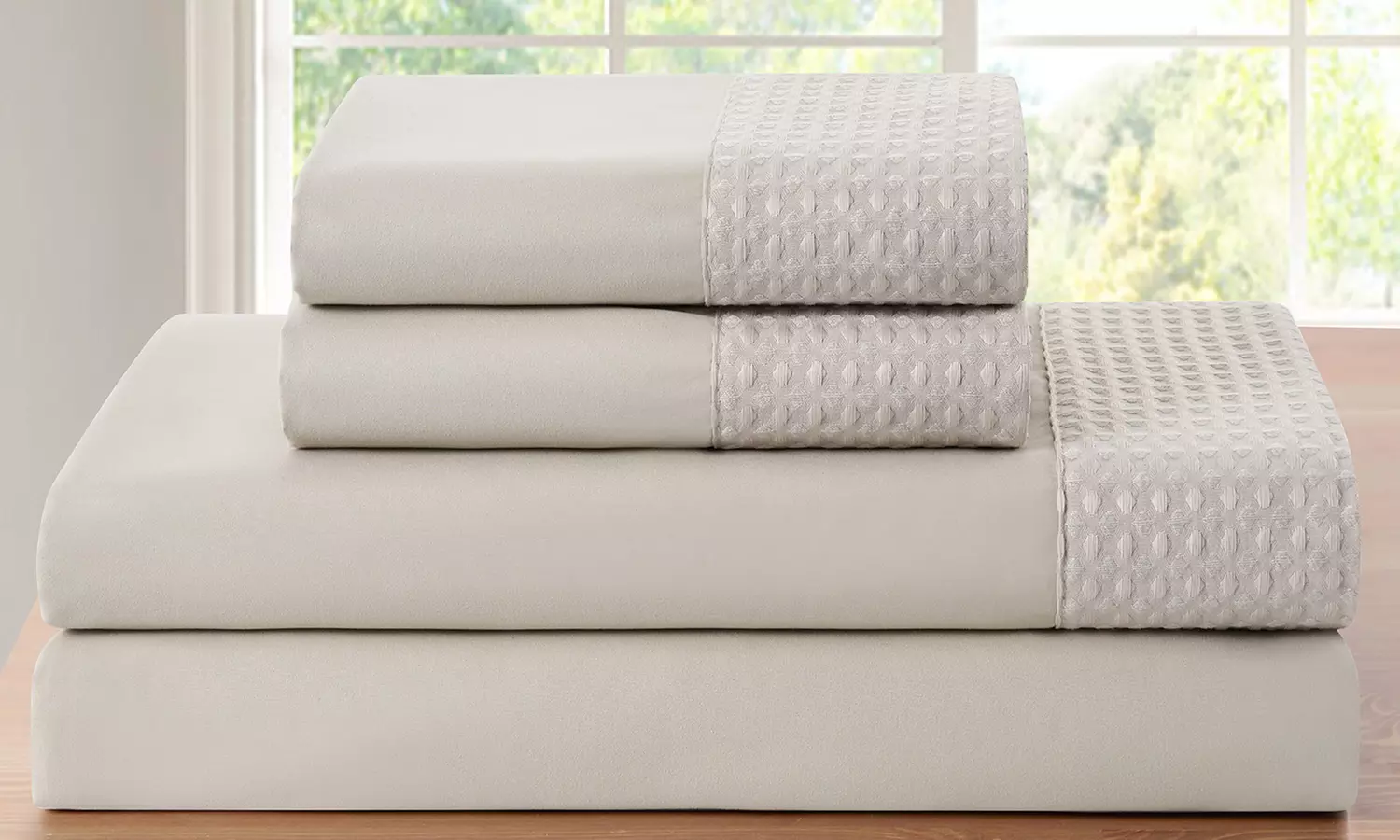 Bamboo 4-Piece 1800 Thread Count luxurious Ultra-soft Waffle Hem Sheet Set