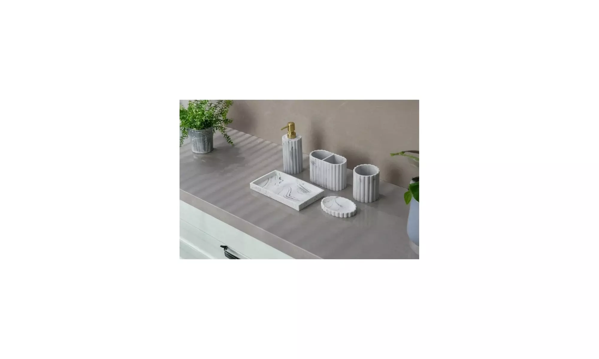 8-Piece Luxury Resin Bathroom Accessories Set