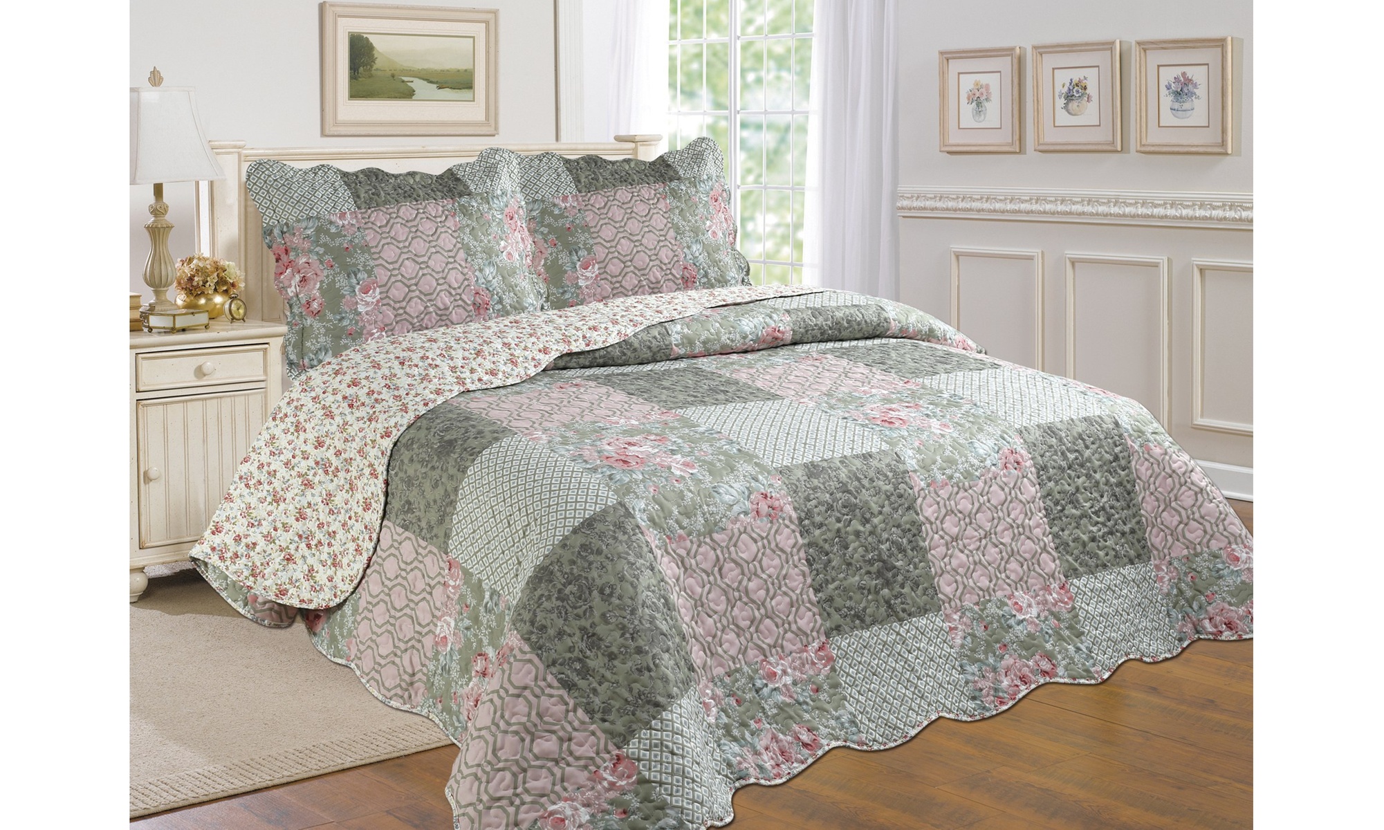 Premium Collection Traditional Quilt Sets (2 or 3-Piece)