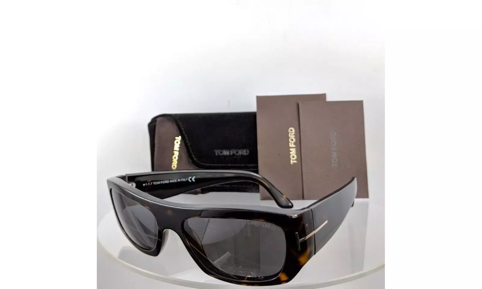 Brand New Authentic Tom Ford Sunglasses FT TF 0593 TF593 52A Rodrigo - 02 Frame - Primary Image