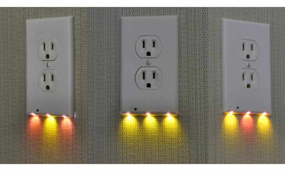 Outlet Coverplate Light Sensor with 3 LED Night Light (3 Pack) - Second Medium