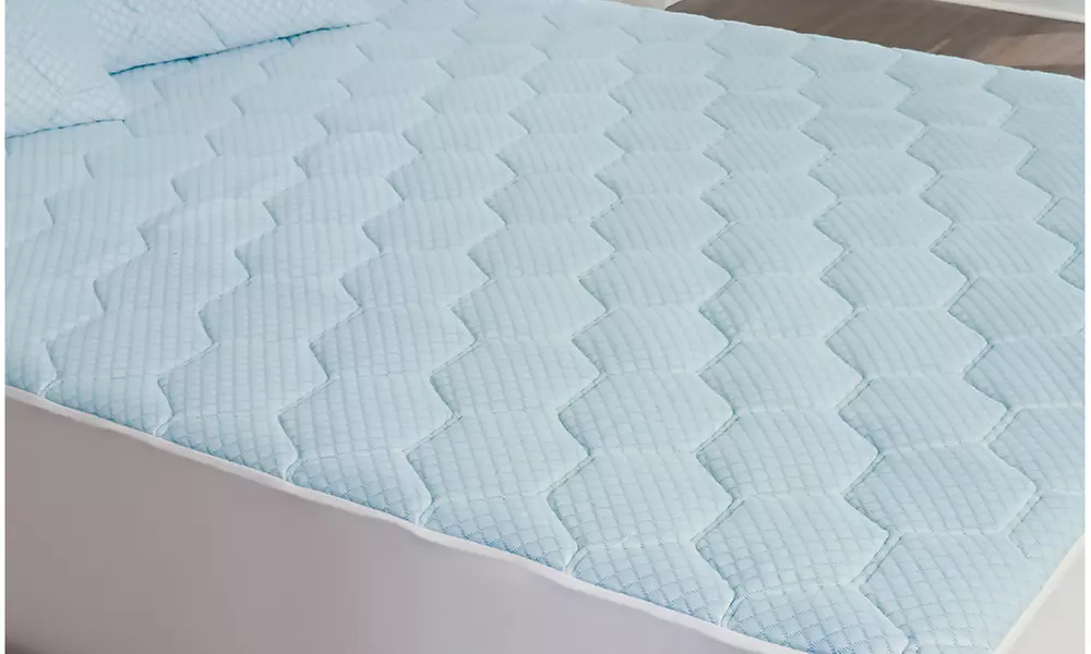 Arctic Sleep Cooling-Gel Memory-Foam Mattress Pad - Second Medium