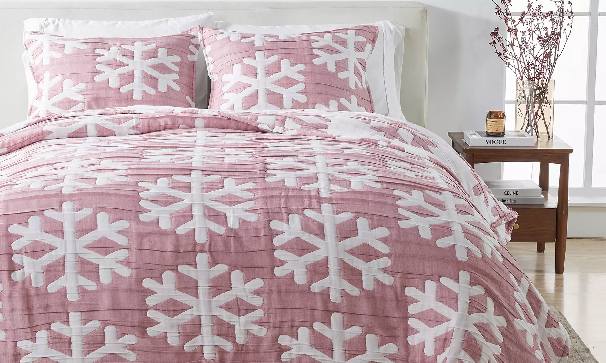 Patchwork Stitched Snowflake Quilt Set
