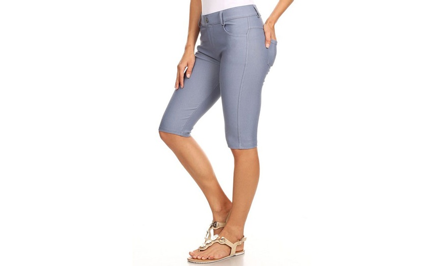 Image 34: Women's Stretchy 5 Pocket Classic Bermuda Shorts