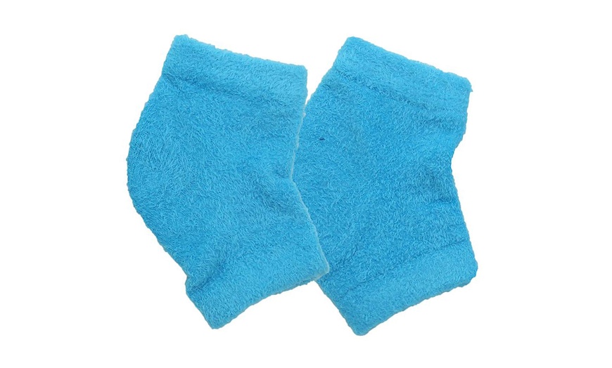 Image 2: Ideal Gel Heel Spa Booties Infused To Heal Dry / Cracked skin