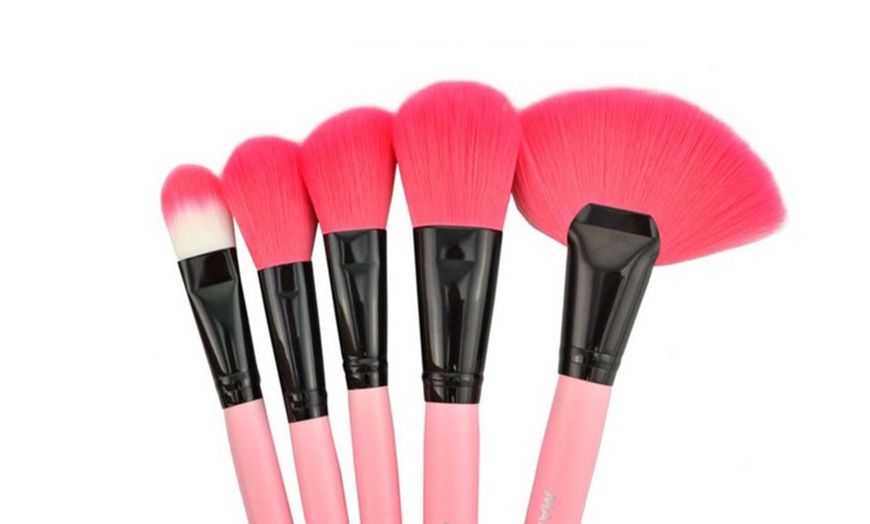 24 piece makeup brush set | Groupon