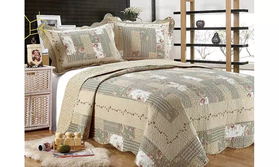 Royal Collection Traditional Quilt Sets (2 or 3-Piece)