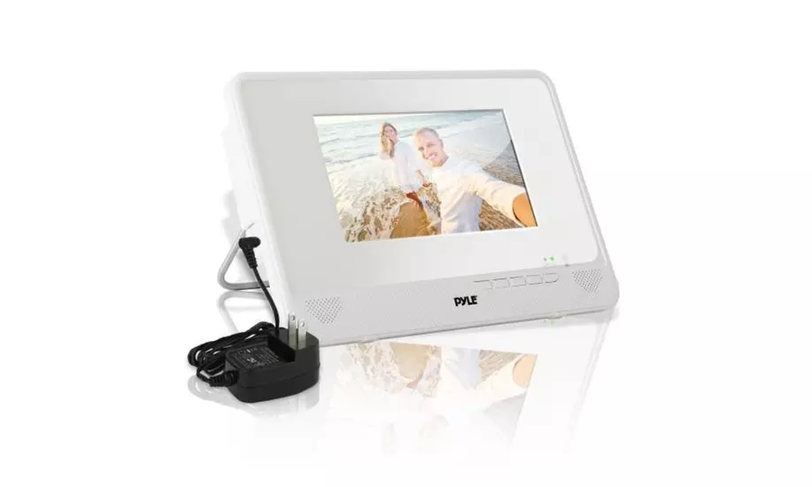 Pyle PLMRDV74 Water Resistant 7-in Portable CD/DVD - Primary Image