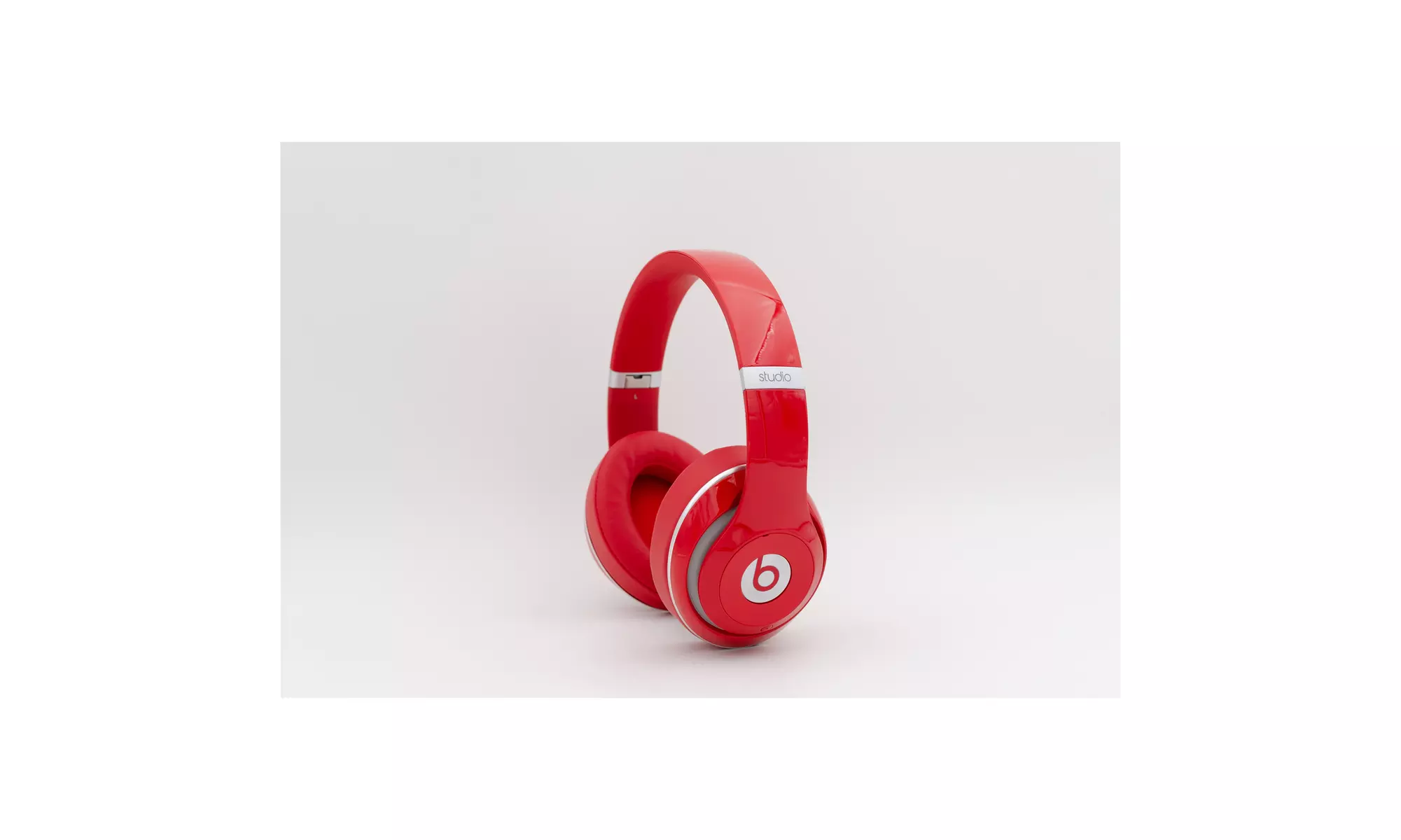 Beats Studio 2.0, Wired Over-Ear Noise Cancelling, Headphone, Red (Refurbished) - Primary Image