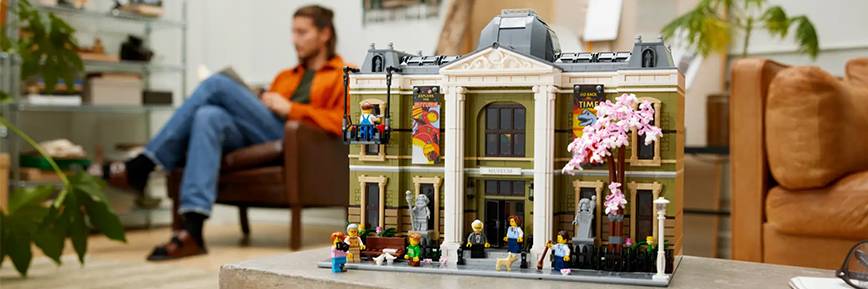 40% Off Sale + Free £30 Gift Card with Orders Over £200 at LEGO